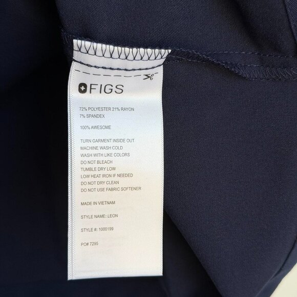 Figs Leon Three-Pocket Scrub Top in Black, Size X-Large - Picture 8 of 9